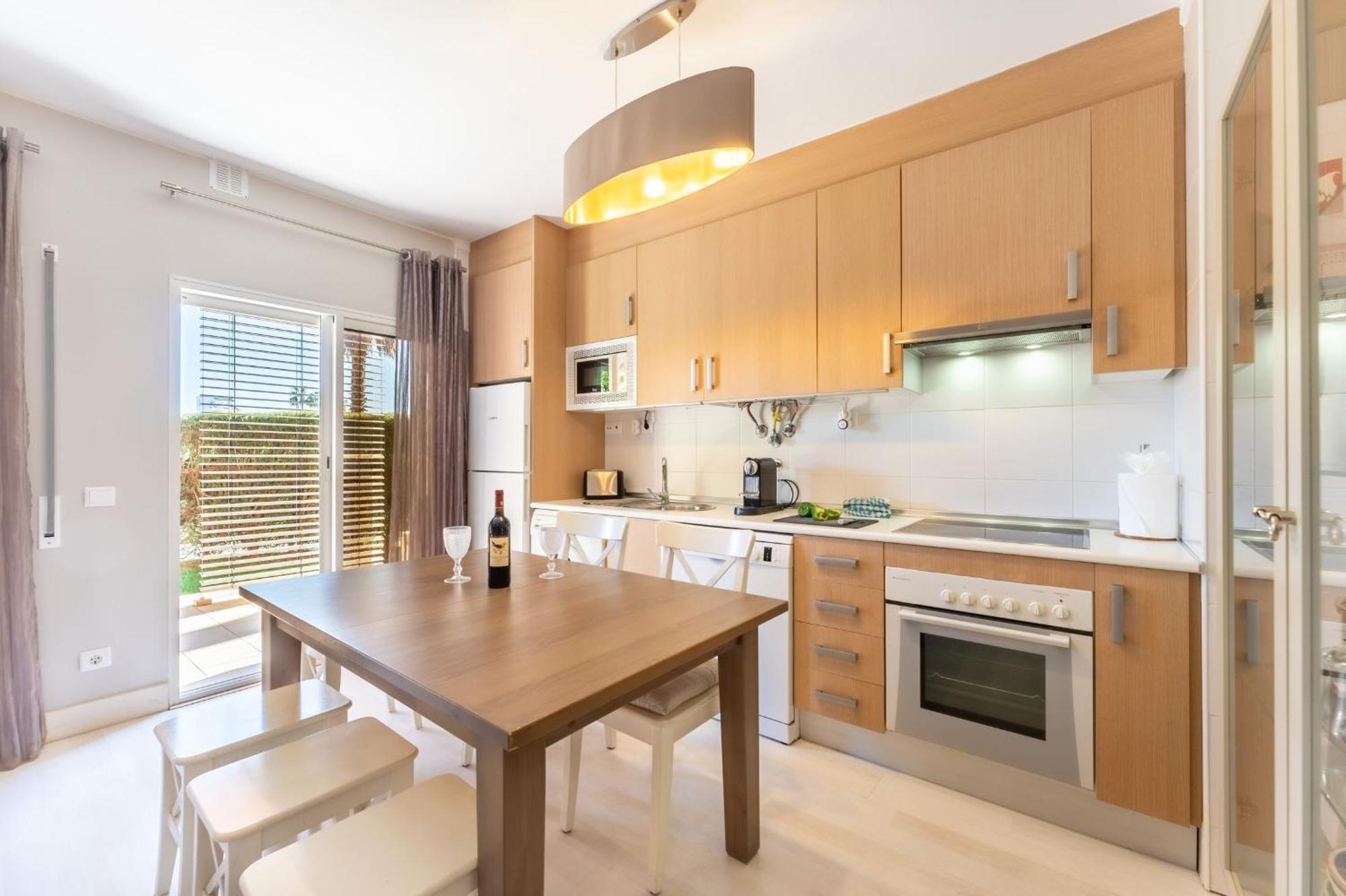 Serene Ocean 1 Bdr Apartment With Patio By Lovelystay Портиман Екстериор снимка