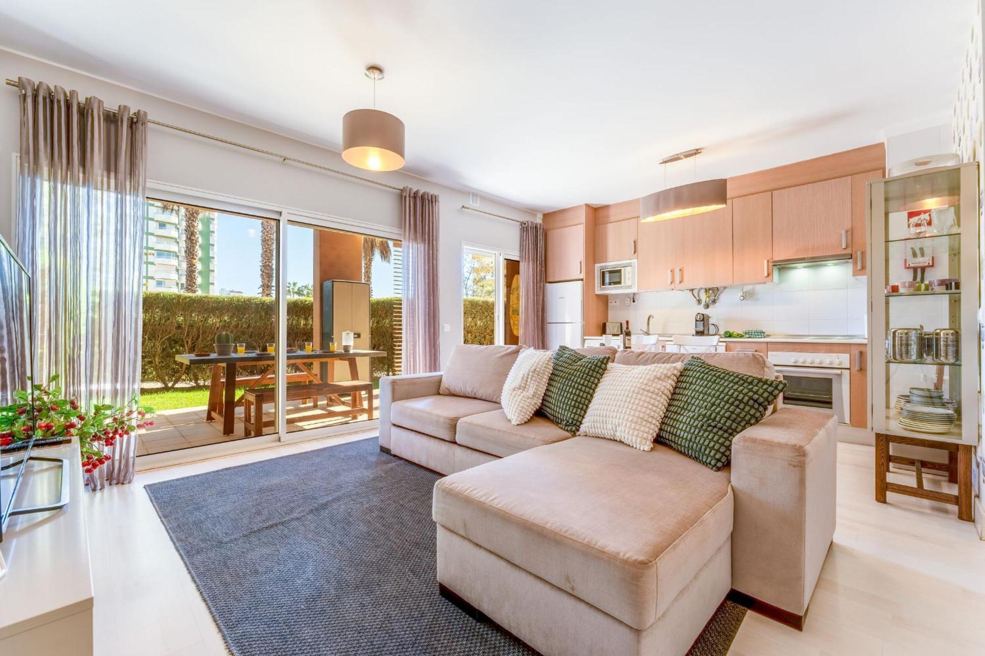 Serene Ocean 1 Bdr Apartment With Patio By Lovelystay Портиман Екстериор снимка
